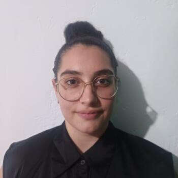 Babysitter in Salinas: Camila Debone Almada