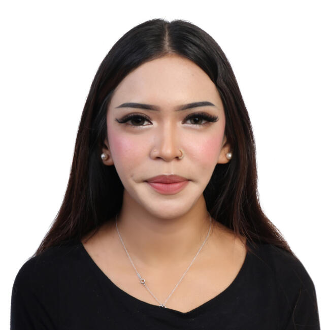位于新加坡的临时保姆: Ellycia