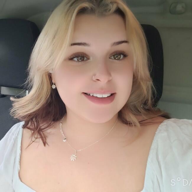 Babysitter in Birmingham: Leah