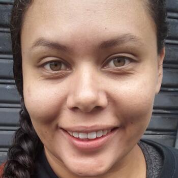 Babysitter in Desamparados: Lau