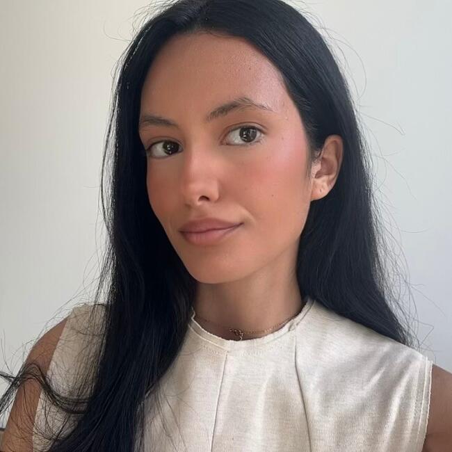 Babysitter in Marseille: Nora