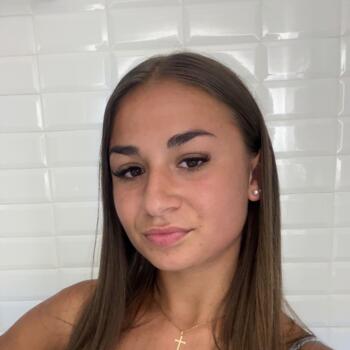 Babysitter in Villenave-d'Ornon: Naelle