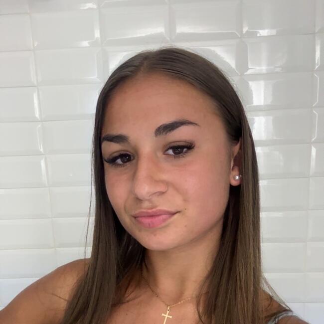 Babysitter in Villenave-d'Ornon: Naelle