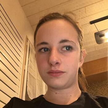 Babysitter in Clermont-Ferrand: Sarah