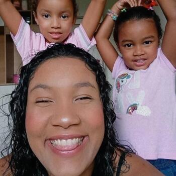 Babysitting job in Bauru: babysitting job Gleisse
