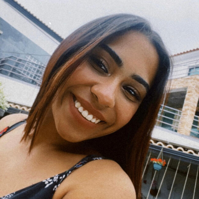 Babysitter in Almada: Andrea