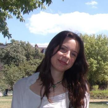 Babysitter in Villeneuve-la-Guyard: Eloise