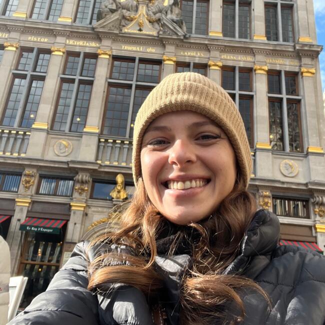 Babysitter in Woluwe-Saint-Lambert: Julyana