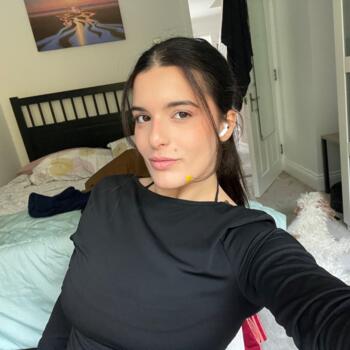 Babysitter in Uxbridge: Clara