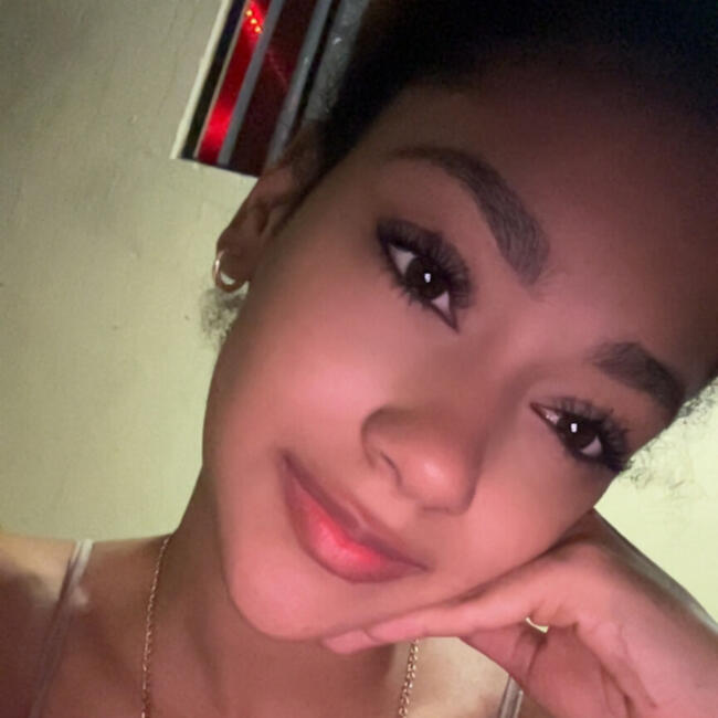 Babysitter in Puerto Limón: Aleisha