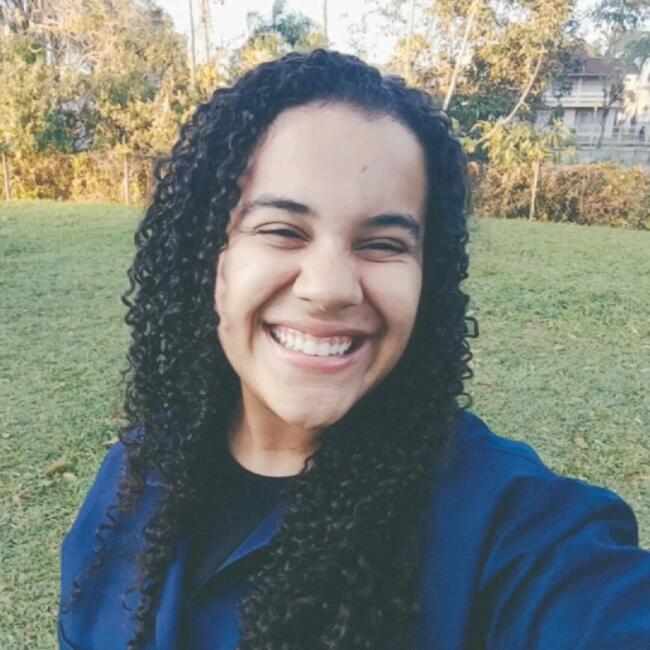 Babysitter in Araquari: Gabriela