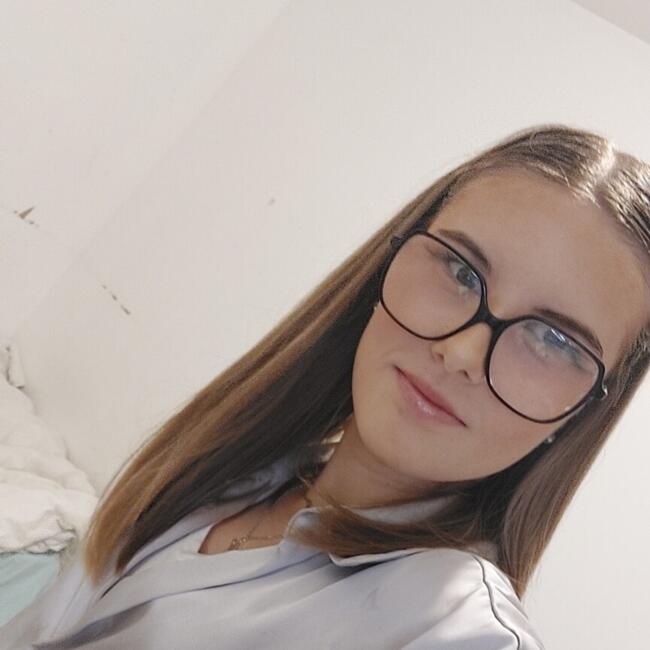 Babysitter in Lillers: Roxane