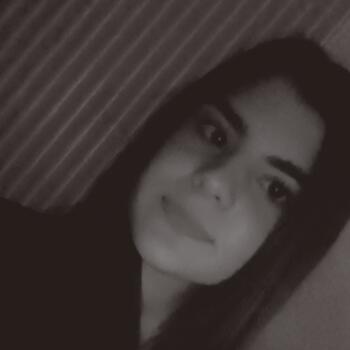 Babysitter in Quaregnon: Laora