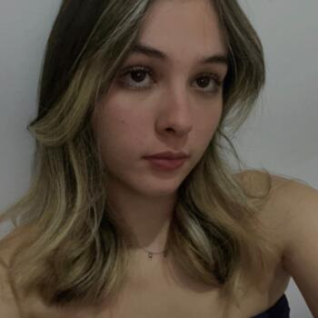 Babysitter in Curitiba: Laura