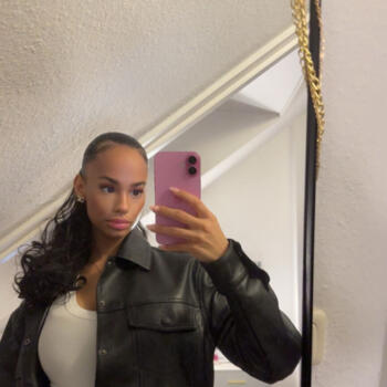 Babysitter Haar: Djamila