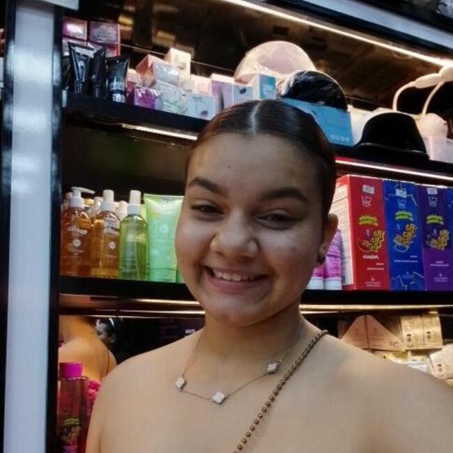 Babysitter in Paraíso do Tocantins: Nayara