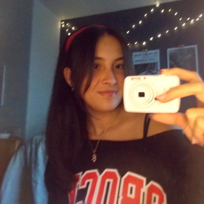 Baby-sitter in Hamilton: Nicole