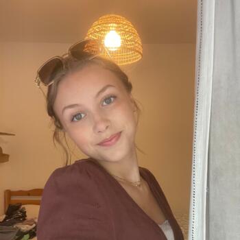 Babysitter in Arras: Lina