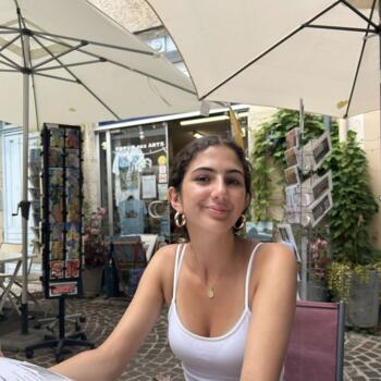 Babysitter in Edinburgh: Anya