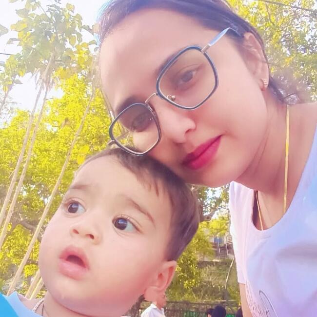 अहमदाबाद में बेबीसिटिंग की नौकरी: Munira