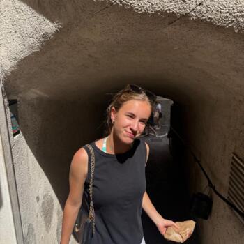 Babysitter in Roosdaal: Emma