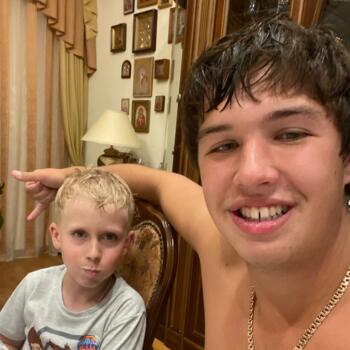 Baby-sitter in Winnipeg: Рафаэль