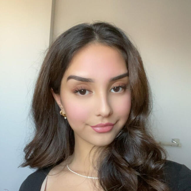 Babysitter in Calgary: Gina