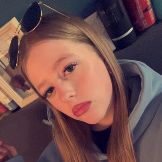 Babysitter in Kinrooi: Kayli
