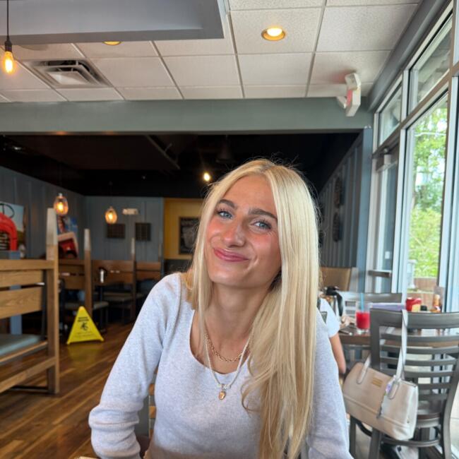 Babysitter in Indianapolis: Teighler