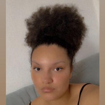 Babysitter in Leeds: Peris