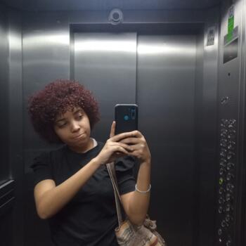 Babysitter in Aparecida de Goiânia: Camila