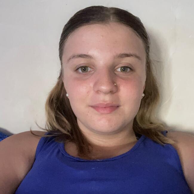 Babysitter in La Louvière: Ashley