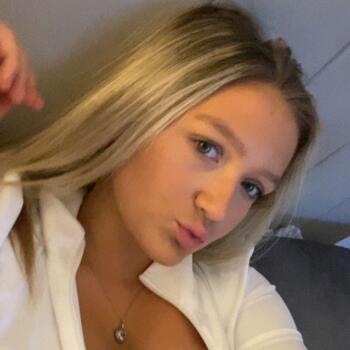 Babysitter in Harlow: Ashlea