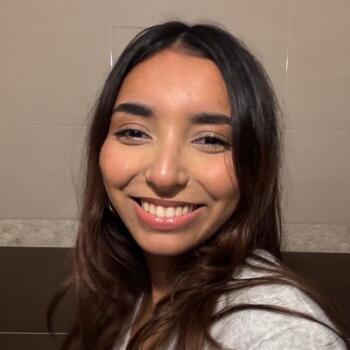 Babysitter Les Mureaux: Tasnime