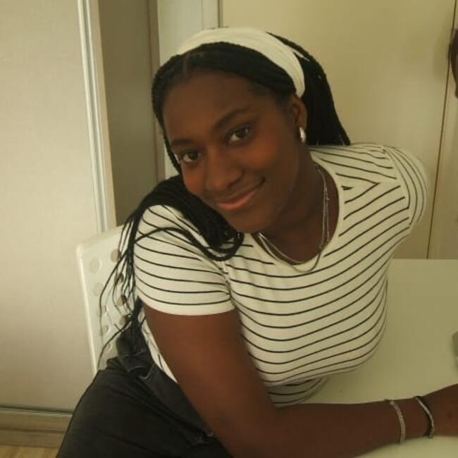 Babysitter em Almada: Raquel