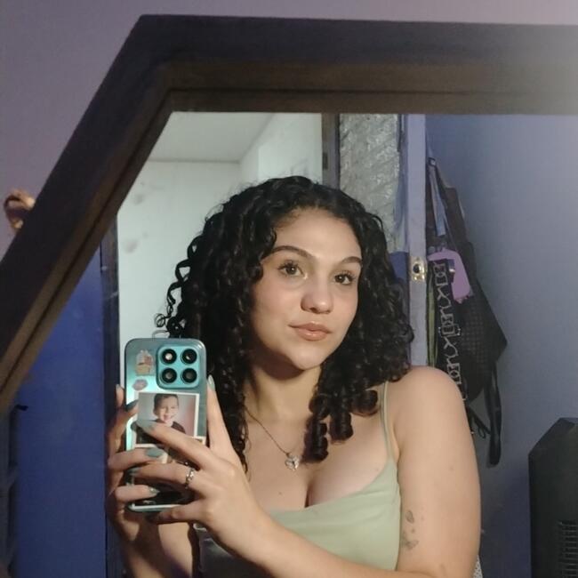 Niñera en Santa Ana: Ashley