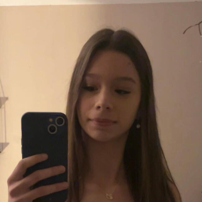 Babysitter in Montendre: Lyna