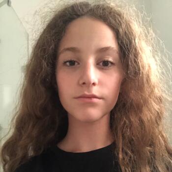 Babysitter in Kiryat Ono: רומי זך