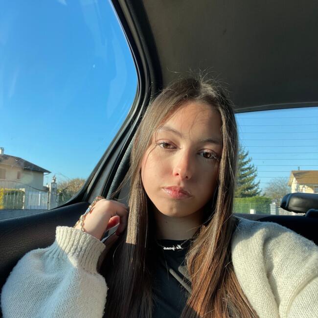 Babysitter in Cessieu: Melyana