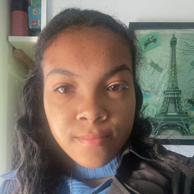 Babysitter in Donges: Julie