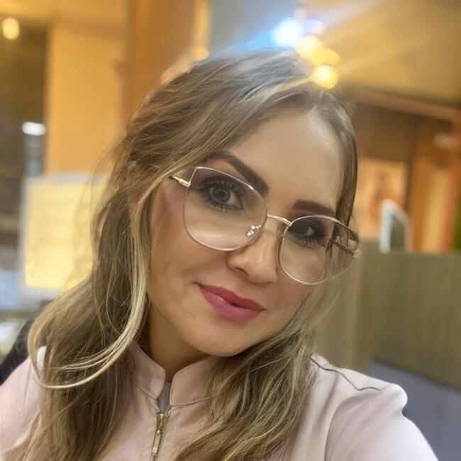 Babysitter in Goiânia: Debora