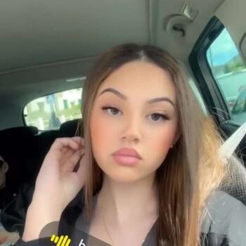 Babysitter in Melun: Loubna