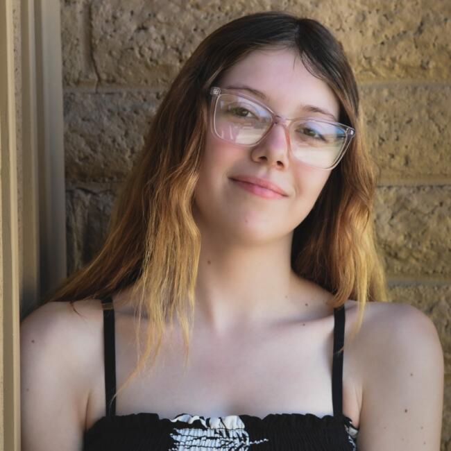Babysitter in Phoenix: Emry Duckett