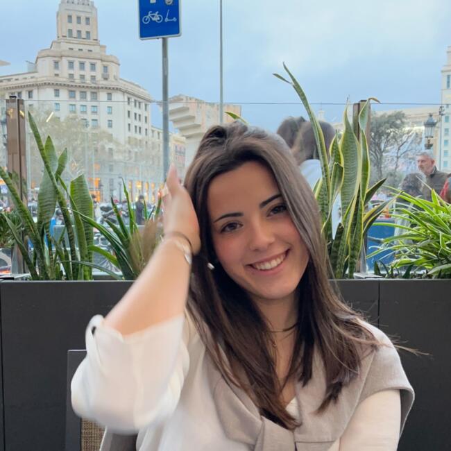 Niñera en Mataró: Julia