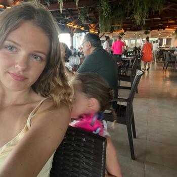 Babysitter in Egham: Ella