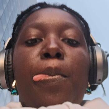 Babysitter in Nanterre: Fleur