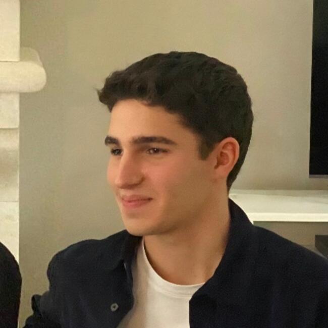 Babysitter in Mennecy: Tom