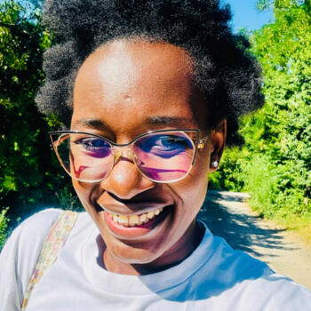 Babysitter Budapest: Esther