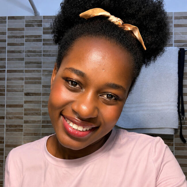 Babysitter in Budapest: Adhiambo