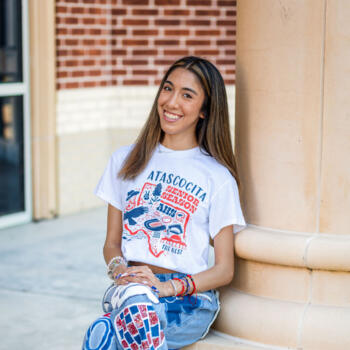 Babysitter in Humble: Mia